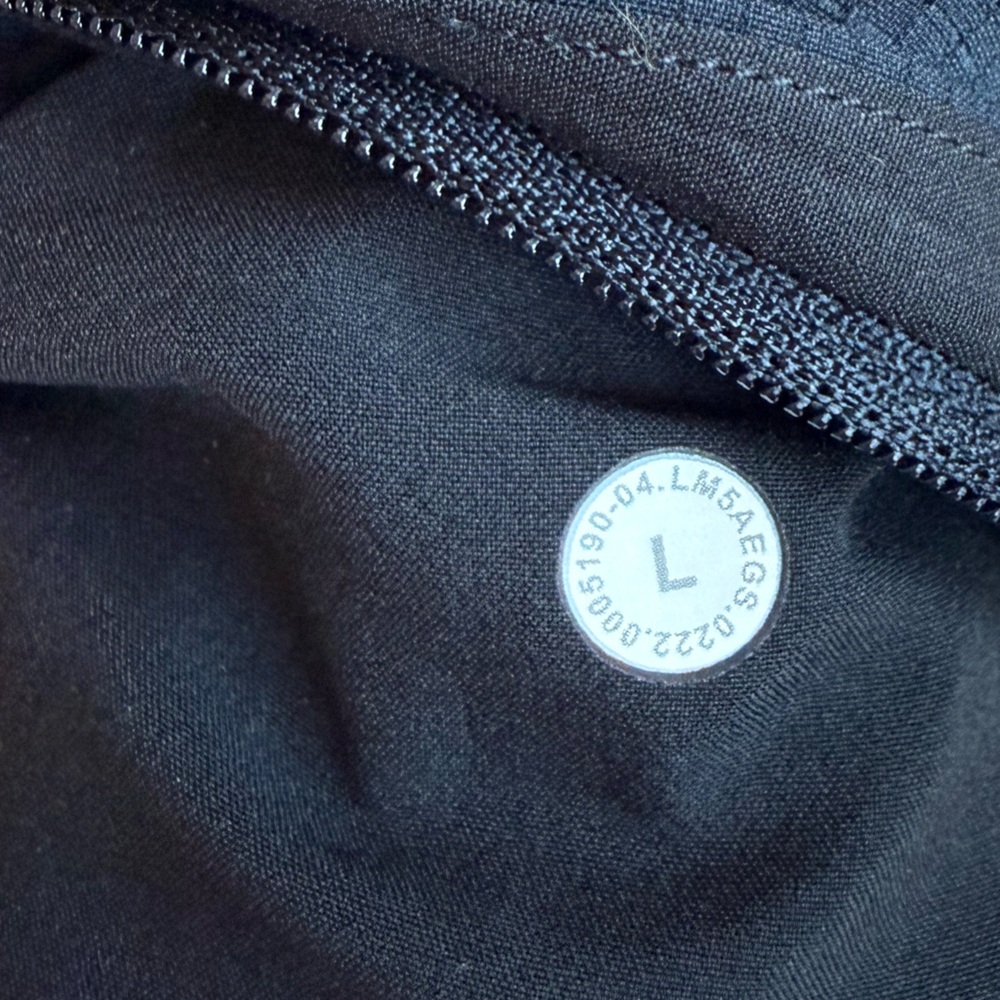 Lululemon License to Train Jogger in True Navy Size L - Picture 13 of 15